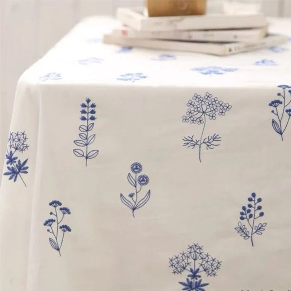 Nappe en coton brodée fleurs