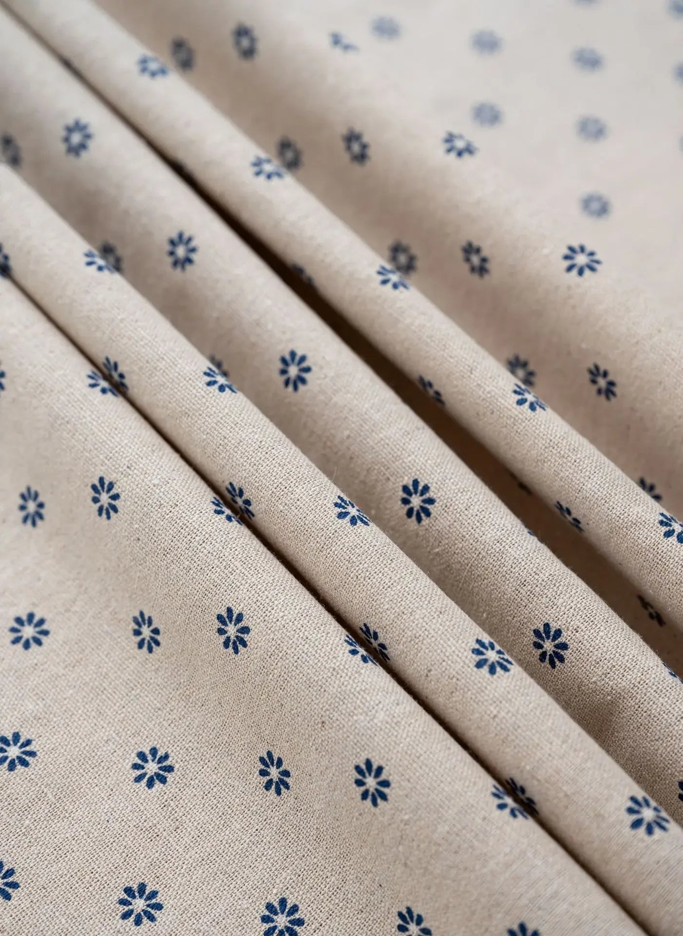 Nappe en lin imprimé petites fleurs