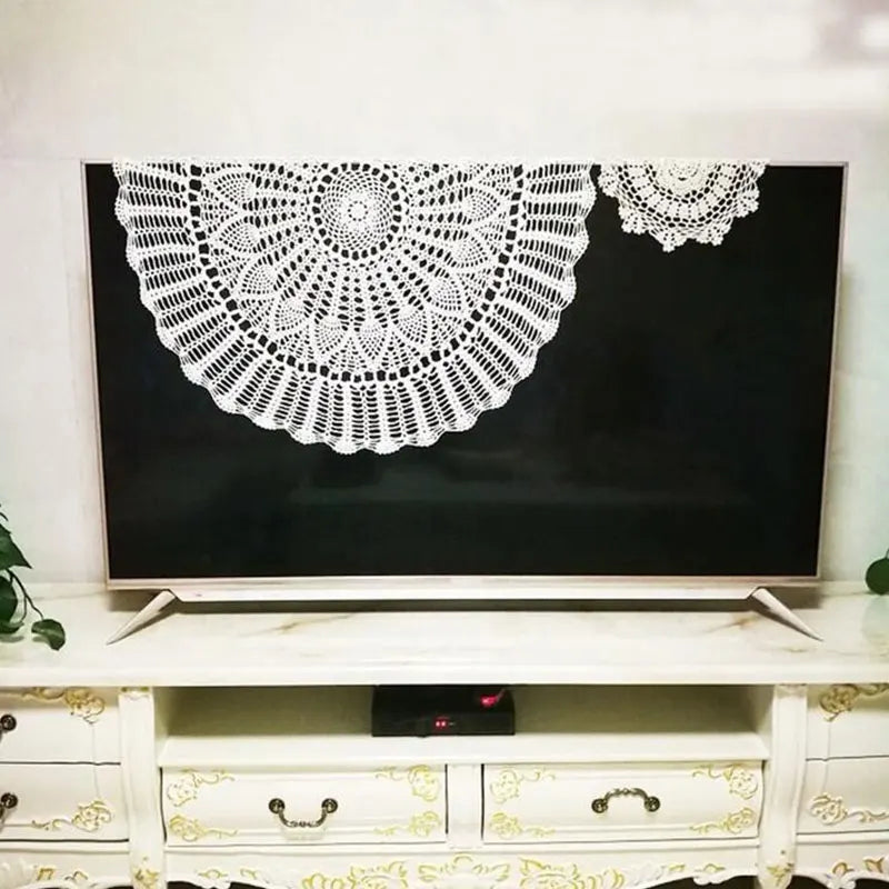 Nappe de table ronde en crochet blanc