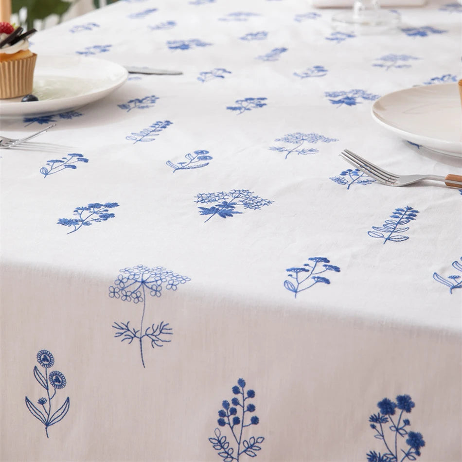 Nappe en coton brodée fleurs