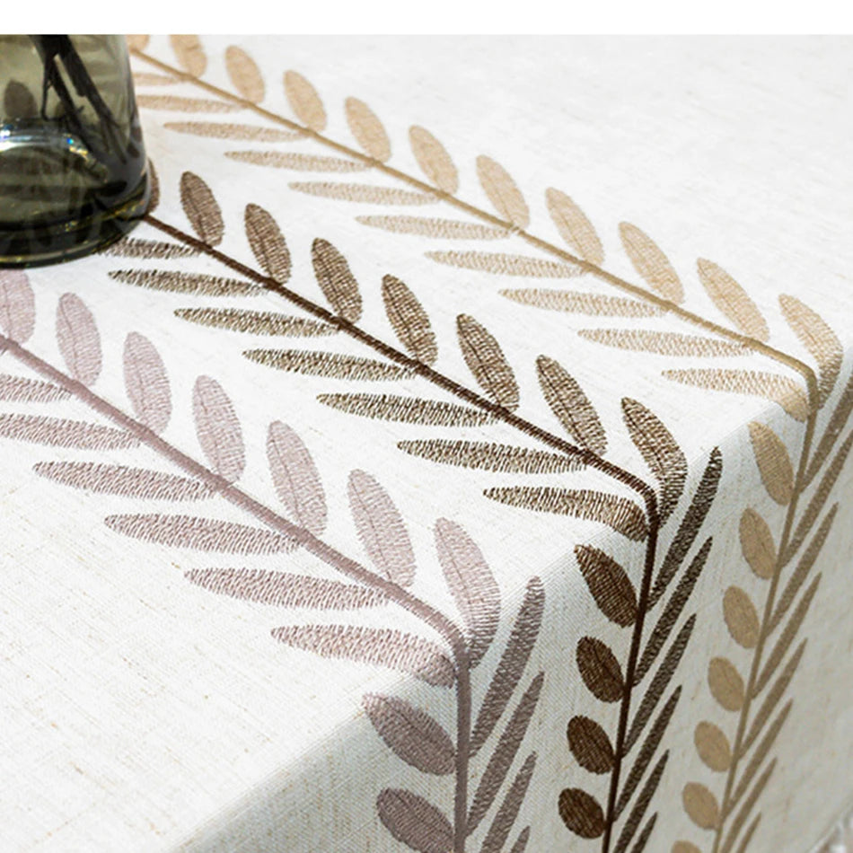 Nappe ronde brodée en coton