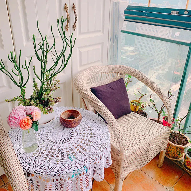 Nappe de table ronde en crochet blanc