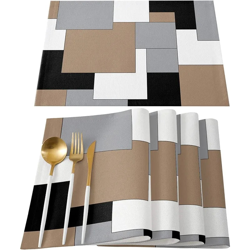 Lot de 4 napperons à motifs géométriques