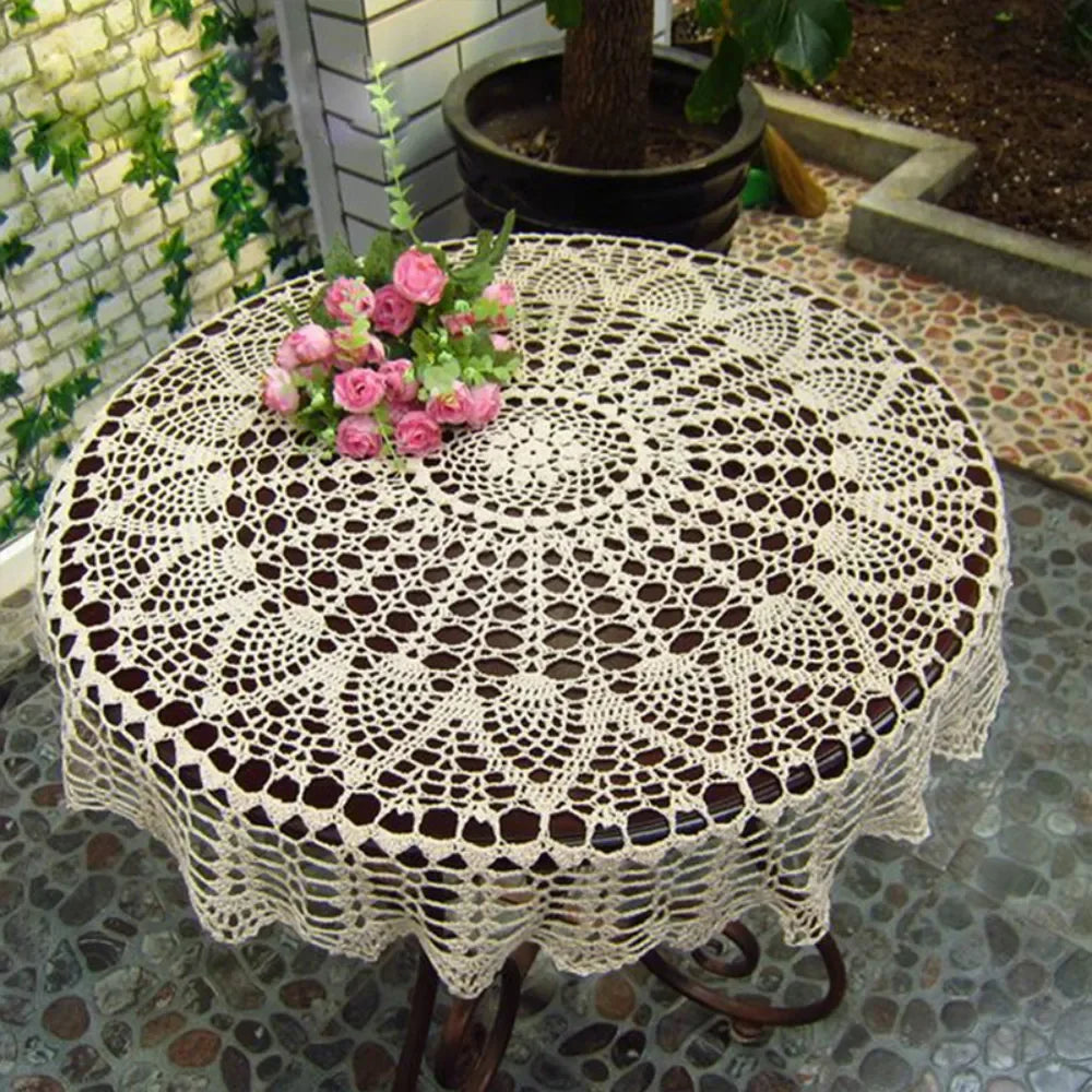 Nappe de table ronde en crochet beige