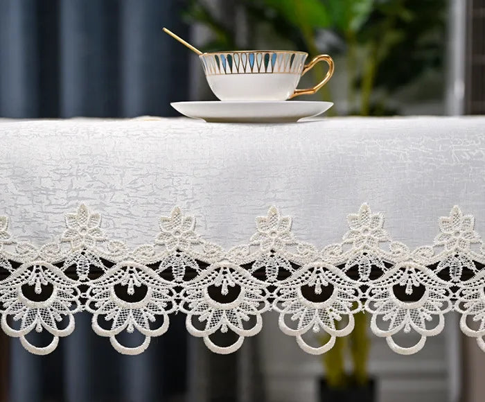 Nappe de table ovale à dentelle - Blanche