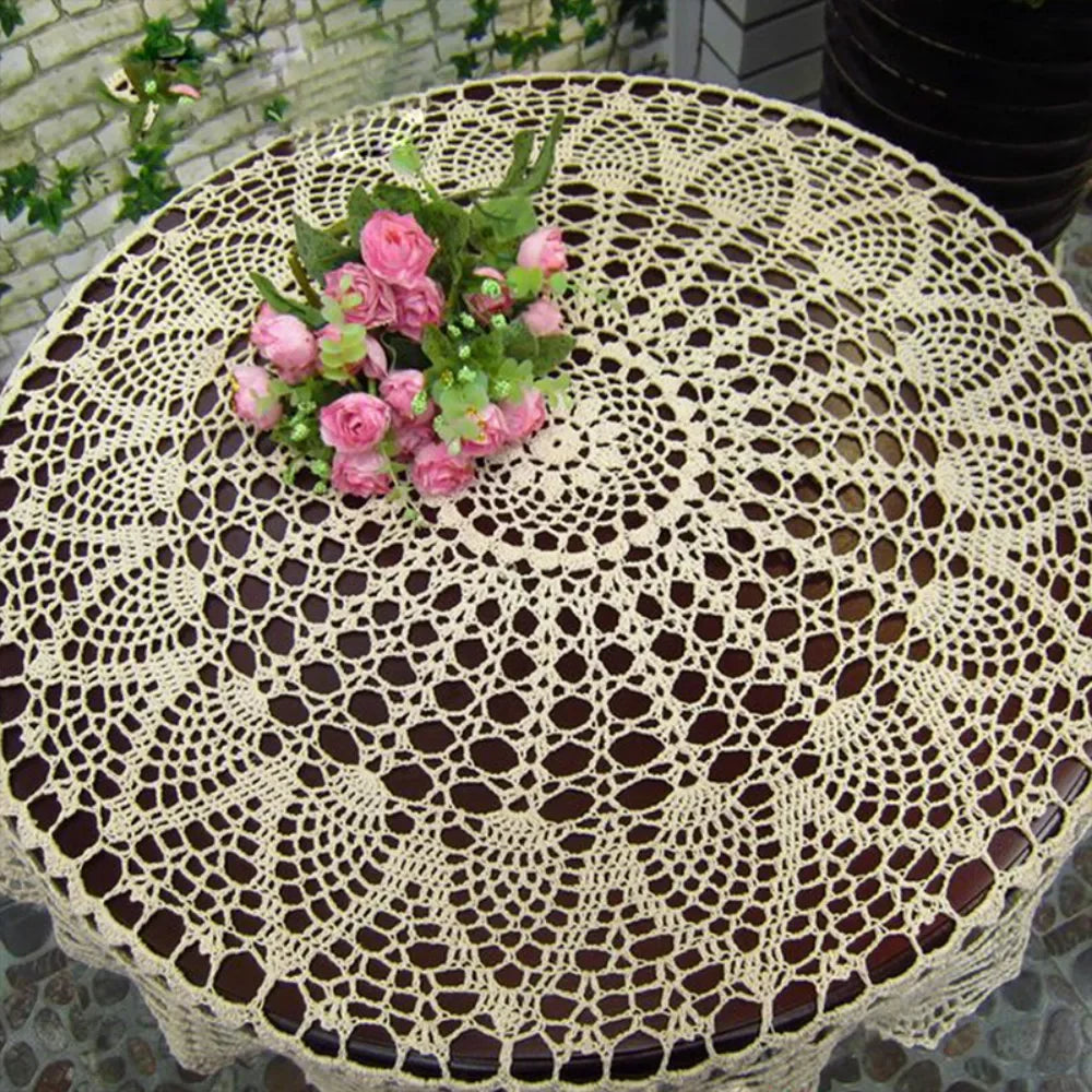 Nappe de table ronde en crochet beige