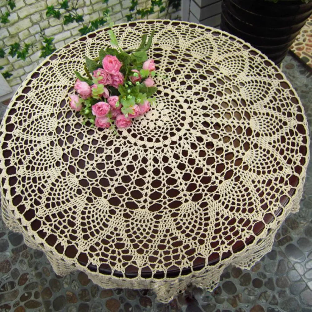Nappe de table ronde en crochet beige